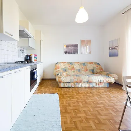 Laguna 14,18 Apartment *